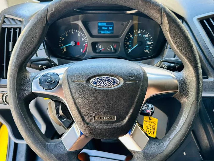 YELLOW, 2016 FORD TRANSIT 250 VAN Image 18