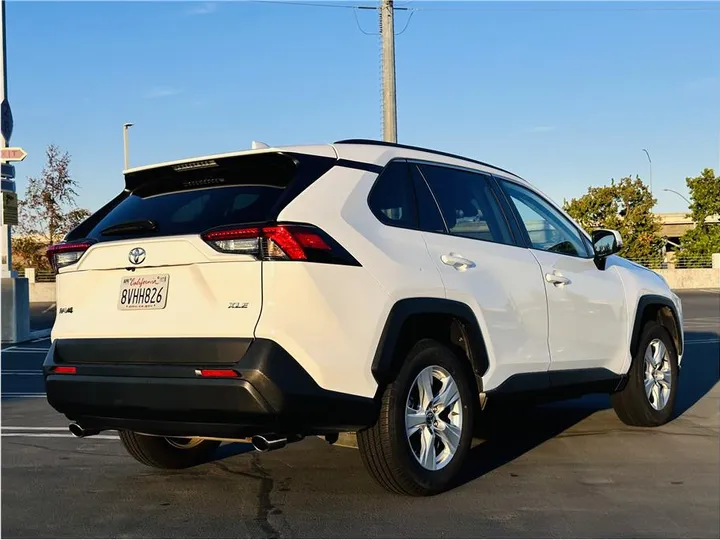 WHITE, 2021 TOYOTA RAV4 Image 2