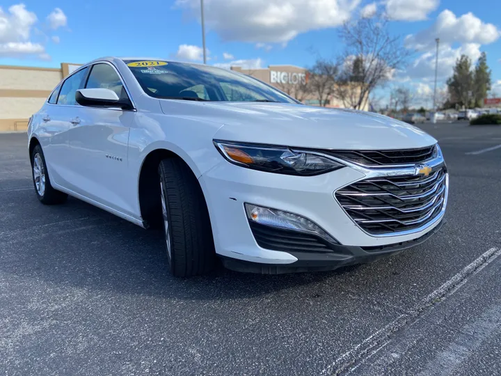 WHITE, 2021 CHEVROLET MALIBU Image 11