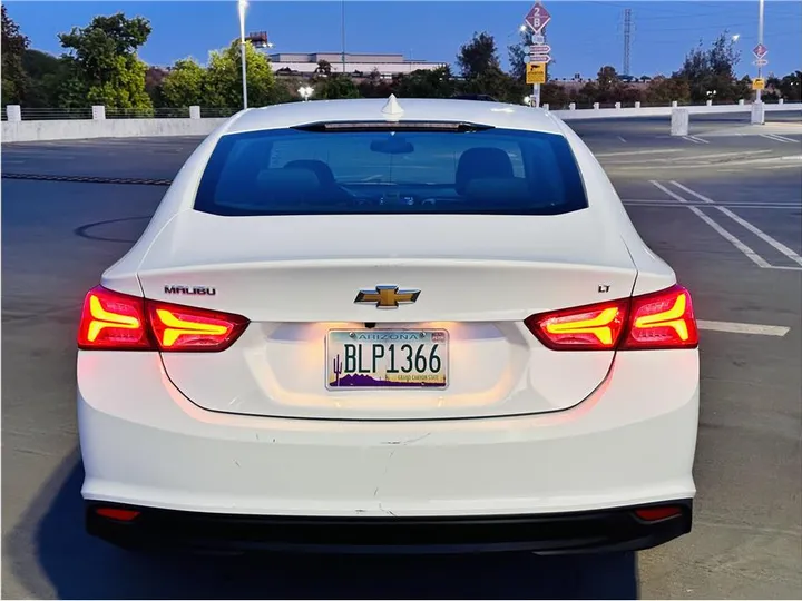 WHITE, 2021 CHEVROLET MALIBU Image 4