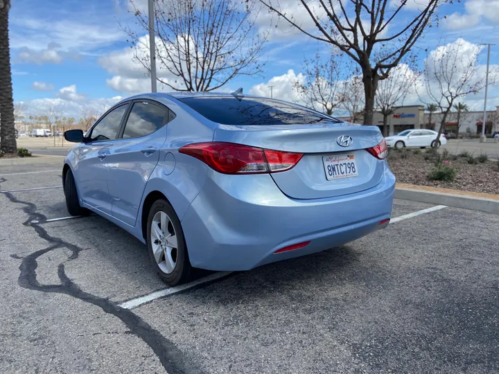 BLUE, 2012 HYUNDAI ELANTRA Image 18