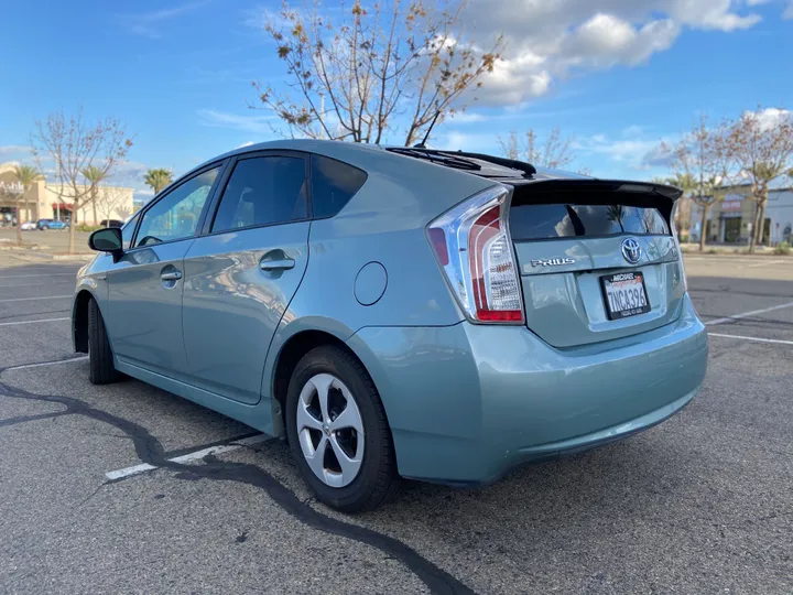 LIGHT GREEN, 2015 TOYOTA PRIUS Image 6