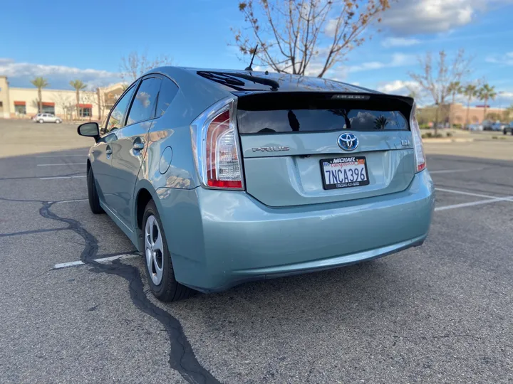 LIGHT GREEN, 2015 TOYOTA PRIUS Image 2