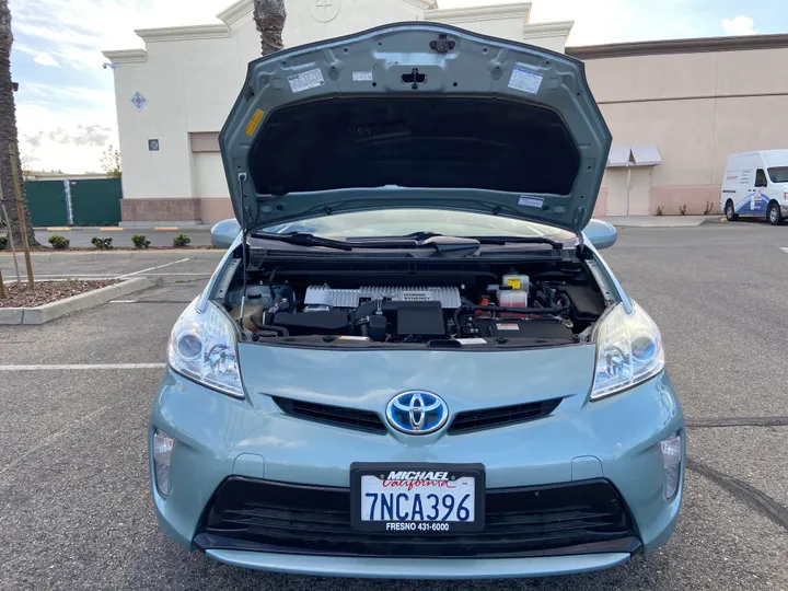 LIGHT GREEN, 2015 TOYOTA PRIUS Image 45