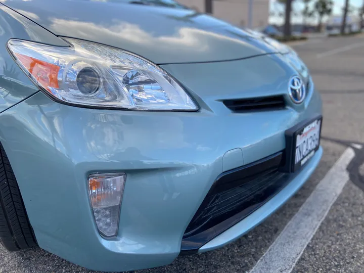 LIGHT GREEN, 2015 TOYOTA PRIUS Image 51