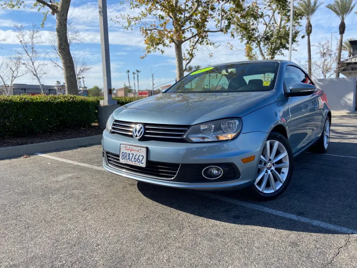 BLUE, 2012 VOLKSWAGEN EOS Image 7