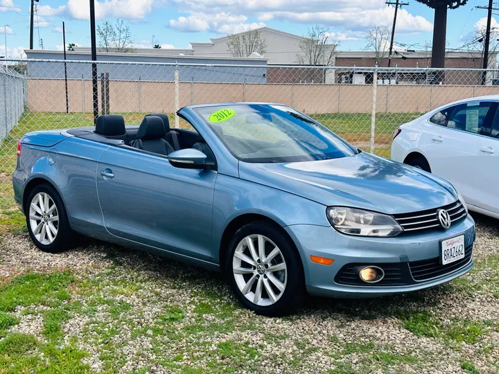 BLUE, 2012 VOLKSWAGEN EOS Image 16