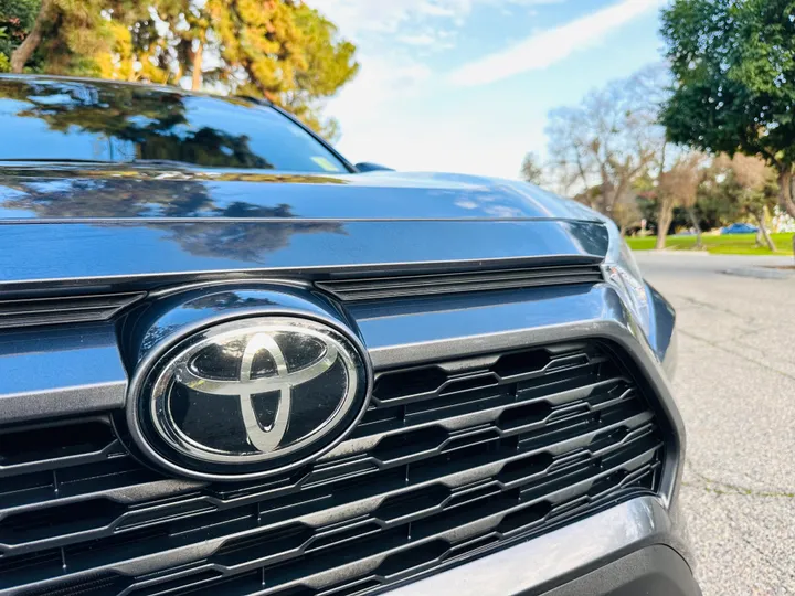 GRAY, 2021 TOYOTA RAV4 Image 11