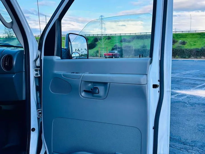 WHITE, 2008 FORD E250 CARGO Image 20