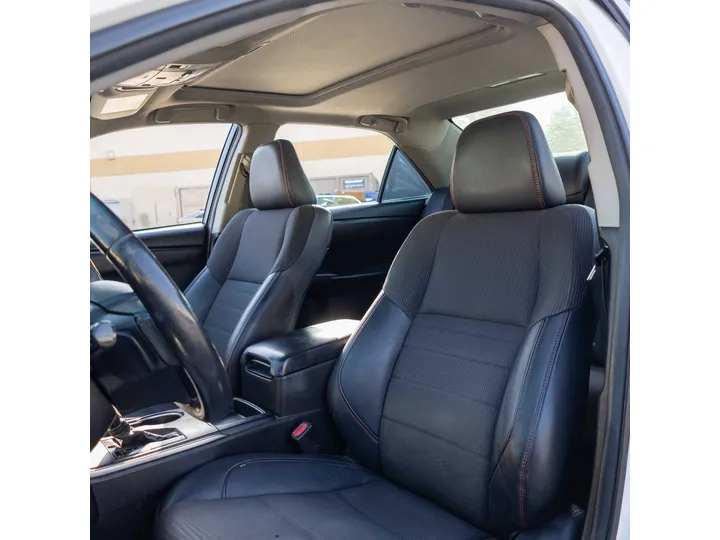 WHITE, 2017 TOYOTA CAMRY Image 15