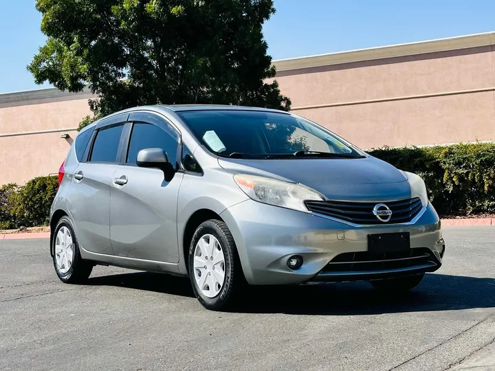 GRAY, 2014 NISSAN VERSA Image 8