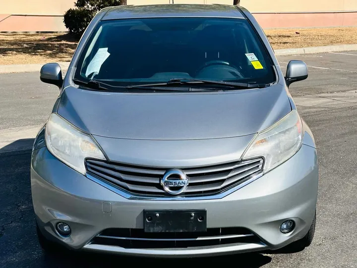 GRAY, 2014 NISSAN VERSA Image 9