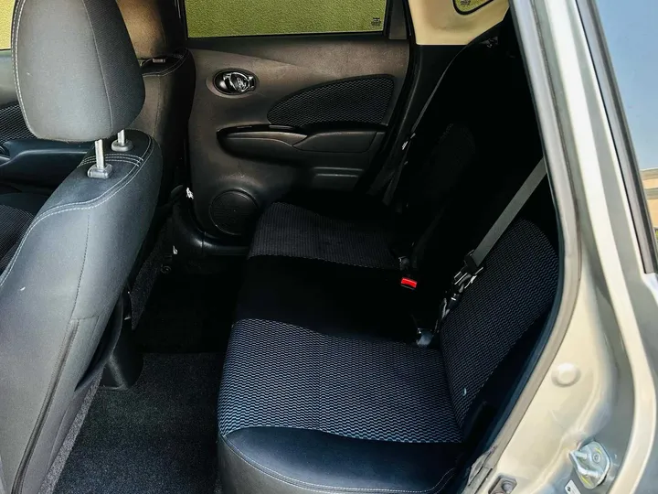 GRAY, 2014 NISSAN VERSA Image 15