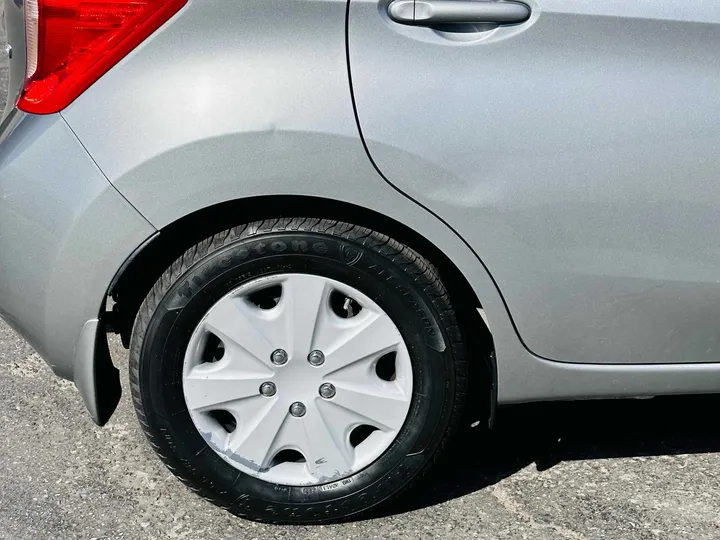 GRAY, 2014 NISSAN VERSA Image 22