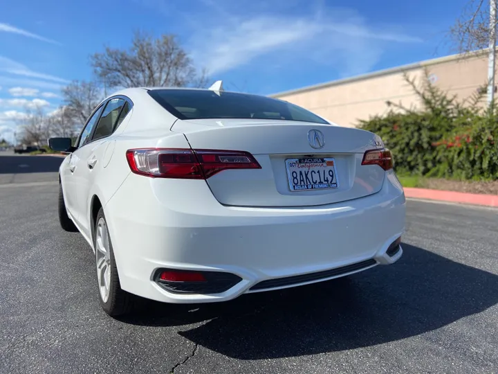 WHITE, 2017 ACURA ILX Image 18