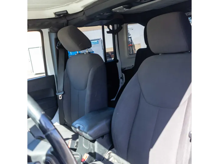WHITE, 2015 JEEP WRANGLER Image 15