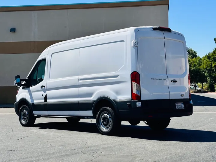 WHITE, 2018 FORD TRANSIT 250 VAN Image 5