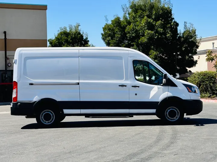 WHITE, 2018 FORD TRANSIT 250 VAN Image 6