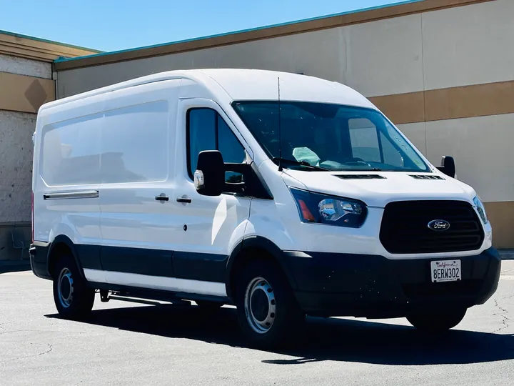 WHITE, 2018 FORD TRANSIT 250 VAN Image 11