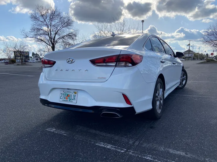 WHITE, 2018 HYUNDAI SONATA Image 23