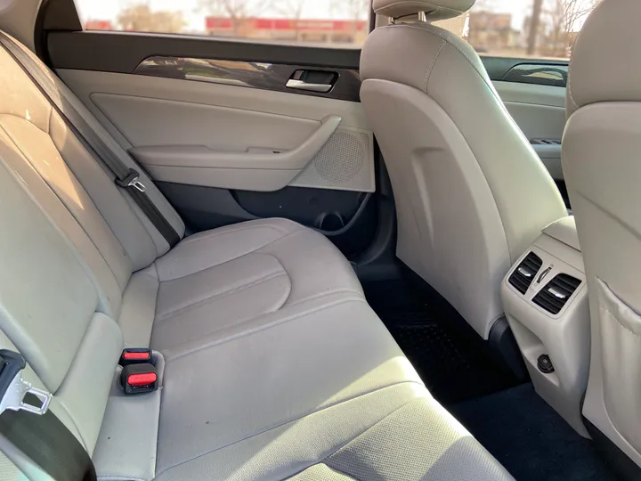 WHITE, 2018 HYUNDAI SONATA Image 37