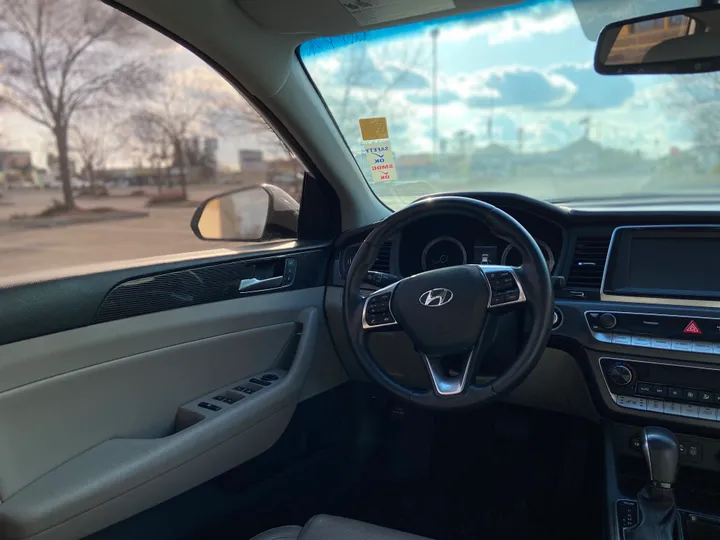 WHITE, 2018 HYUNDAI SONATA Image 41