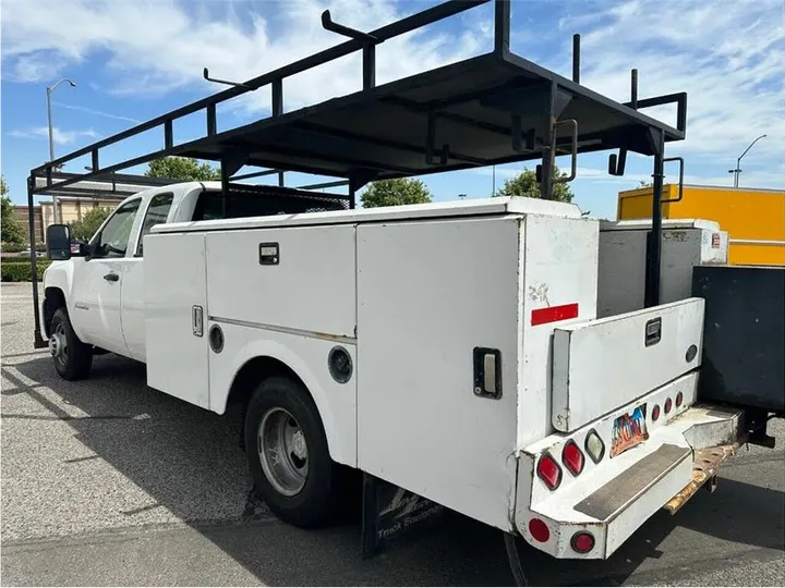 WHITE, 2007 CHEVROLET SILVERADO 3500 HD EXTENDED CAB & CHASSIS Image 4