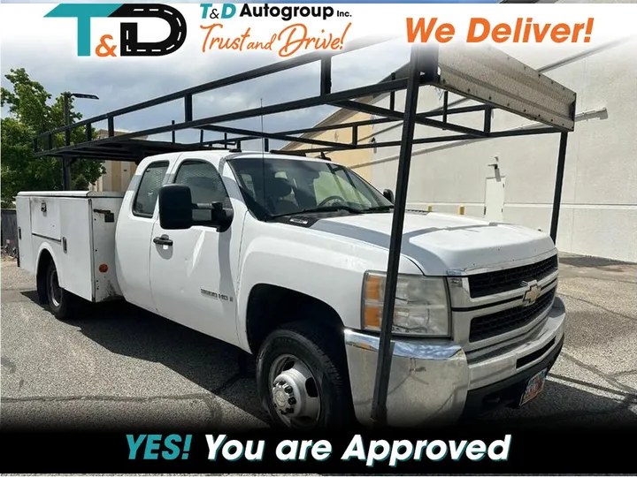 WHITE, 2007 CHEVROLET SILVERADO 3500 HD EXTENDED CAB & CHASSIS Image 1