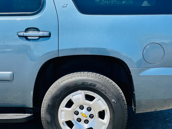 BLUE, 2009 CHEVROLET TAHOE Image 6