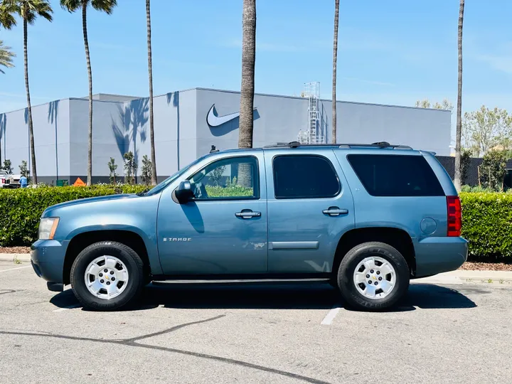 BLUE, 2009 CHEVROLET TAHOE Image 11