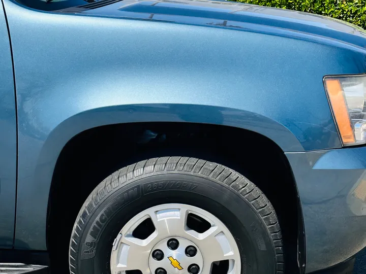 BLUE, 2009 CHEVROLET TAHOE Image 13