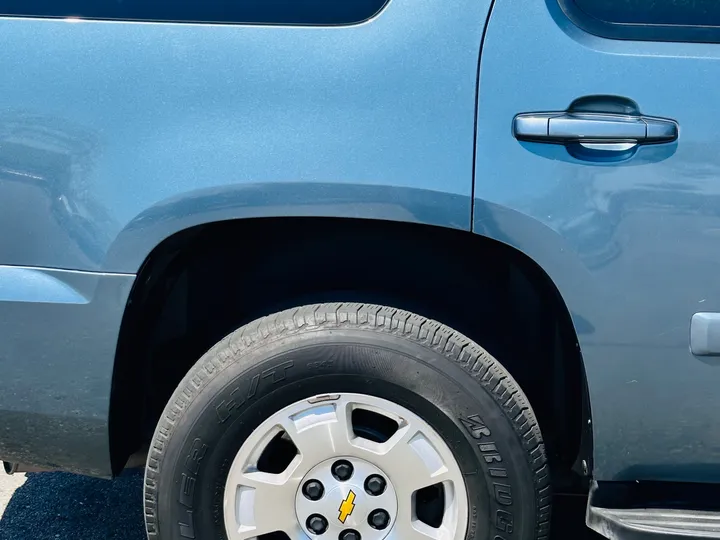 BLUE, 2009 CHEVROLET TAHOE Image 14