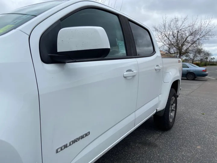 WHITE, 2018 CHEVROLET COLORADO CREW CAB Image 38