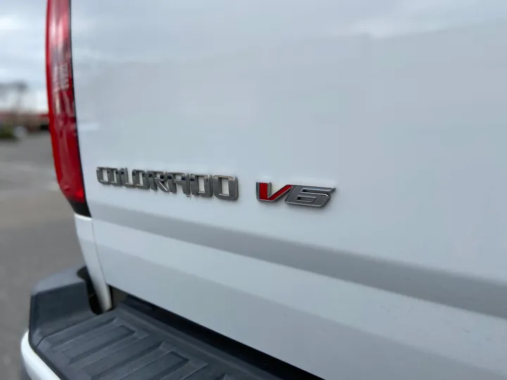 WHITE, 2018 CHEVROLET COLORADO CREW CAB Image 48