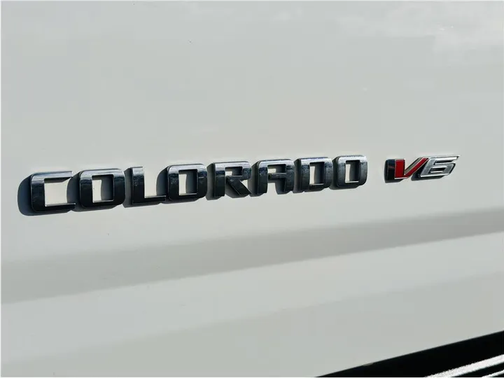 WHITE, 2018 CHEVROLET COLORADO CREW CAB Image 26