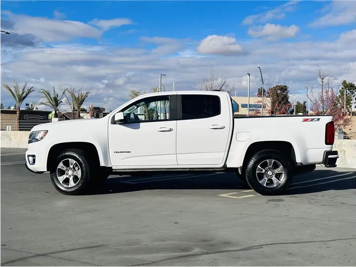 WHITE, 2018 CHEVROLET COLORADO CREW CAB Image 4