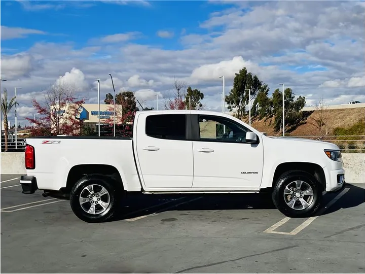 WHITE, 2018 CHEVROLET COLORADO CREW CAB Image 5