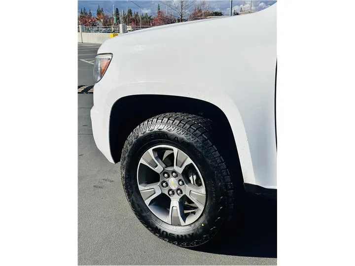 WHITE, 2018 CHEVROLET COLORADO CREW CAB Image 19