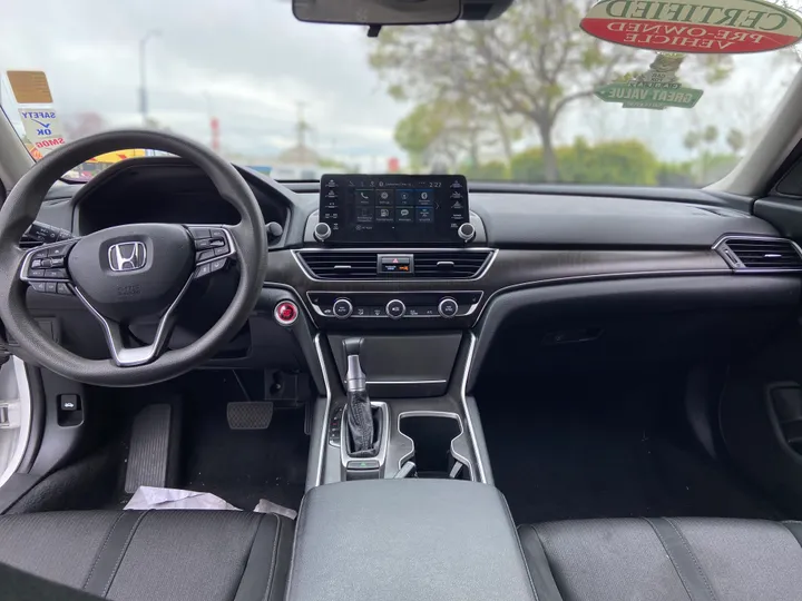 WHITE, 2019 HONDA ACCORD Image 43