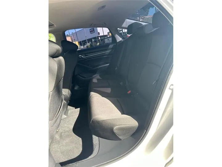 WHITE, 2019 HONDA ACCORD Image 9