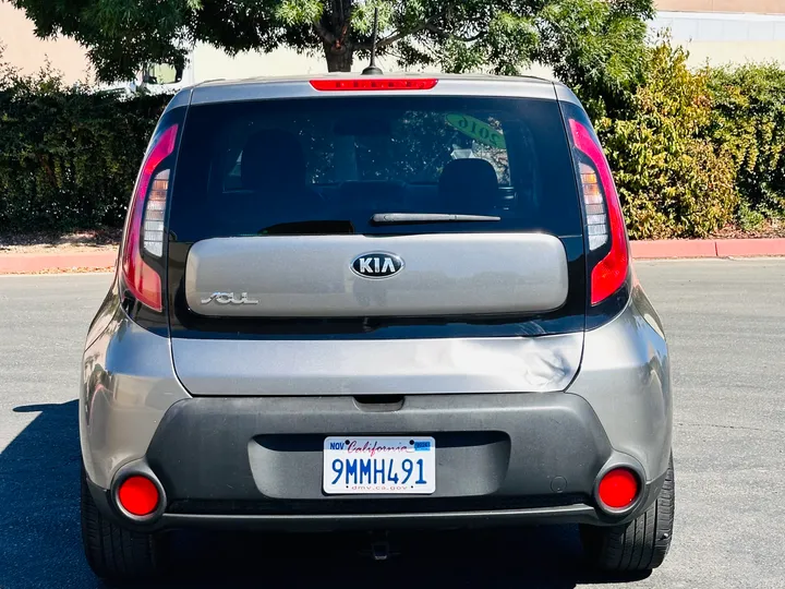 SILVER, 2016 KIA SOUL Image 4