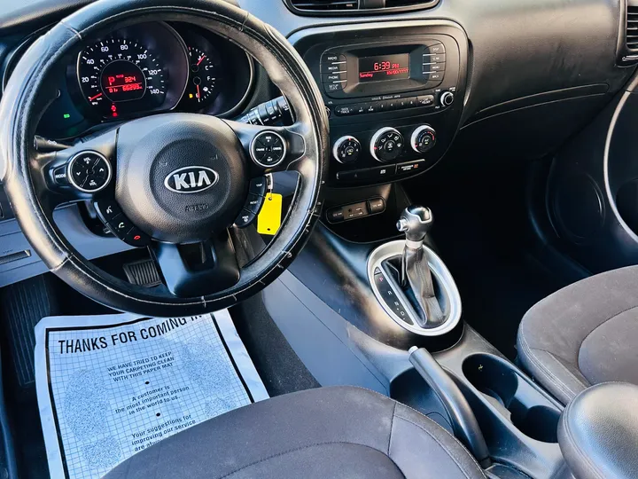 SILVER, 2016 KIA SOUL Image 17