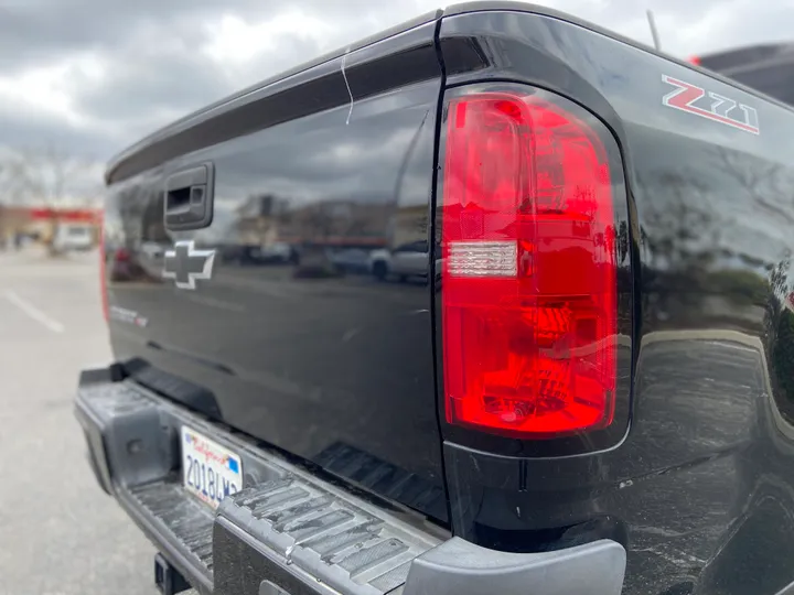 BLACK, 2018 CHEVROLET COLORADO CREW CAB Image 28