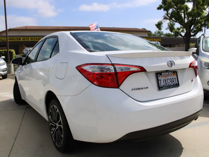 WHITE, 2015 TOYOTA COROLLA Image 4