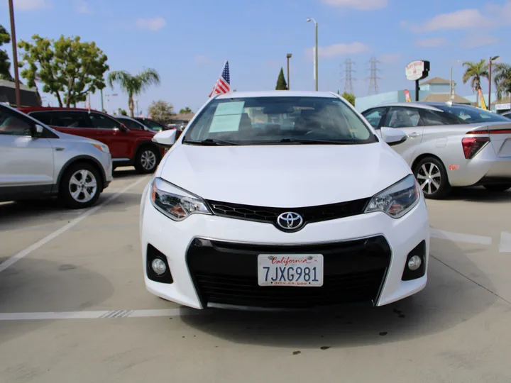 WHITE, 2015 TOYOTA COROLLA Image 5