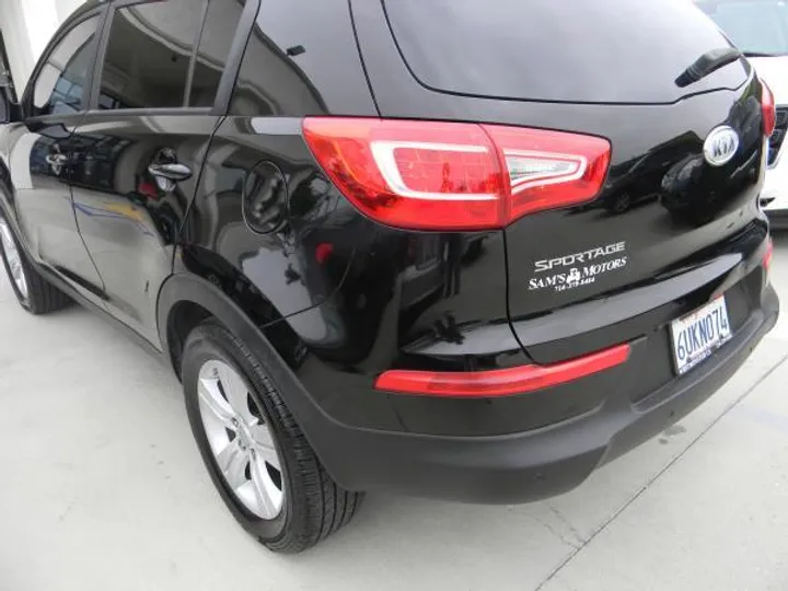 BLACK, 2012 KIA SPORTAGE Image 4