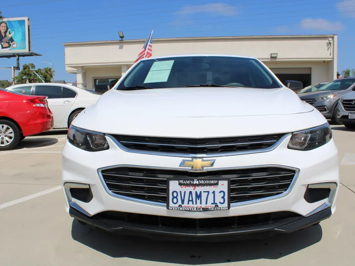 WHITE, 2017 CHEVROLET MALIBU Image 7