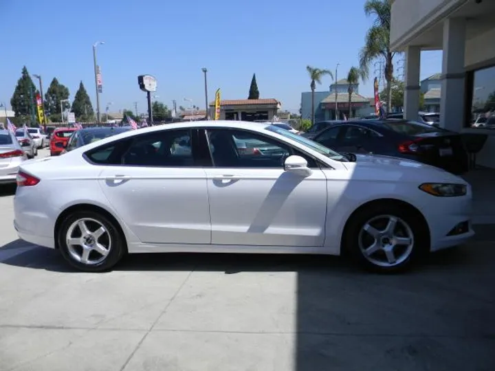 WHITE, 2013 FORD FUSION Image 5