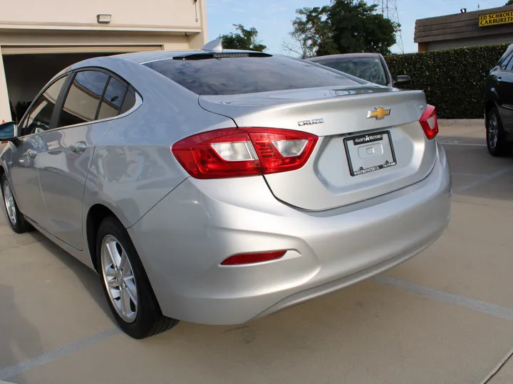 SILVER, 2017 CHEVROLET CRUZE Image 4