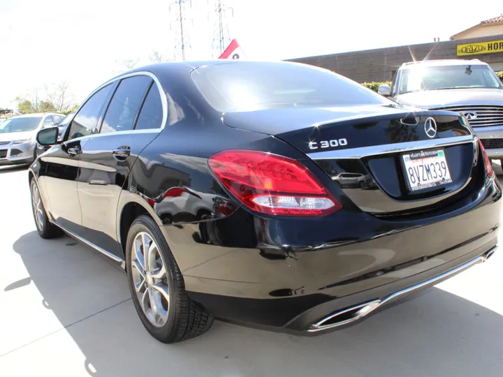 BLACK, 2015 MERCEDES-BENZ C-CLASS Image 4